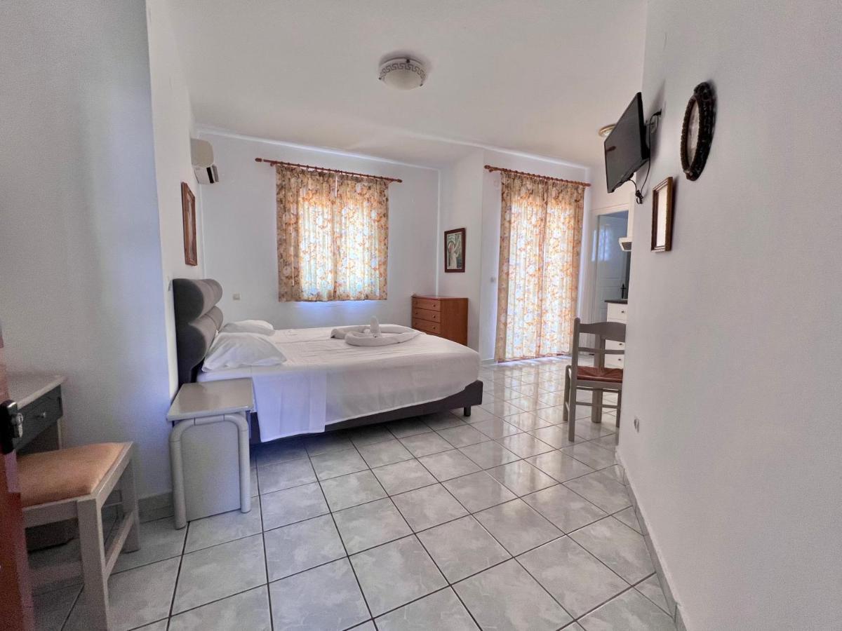 Aristomenis Studios Vlachata Extérieur photo