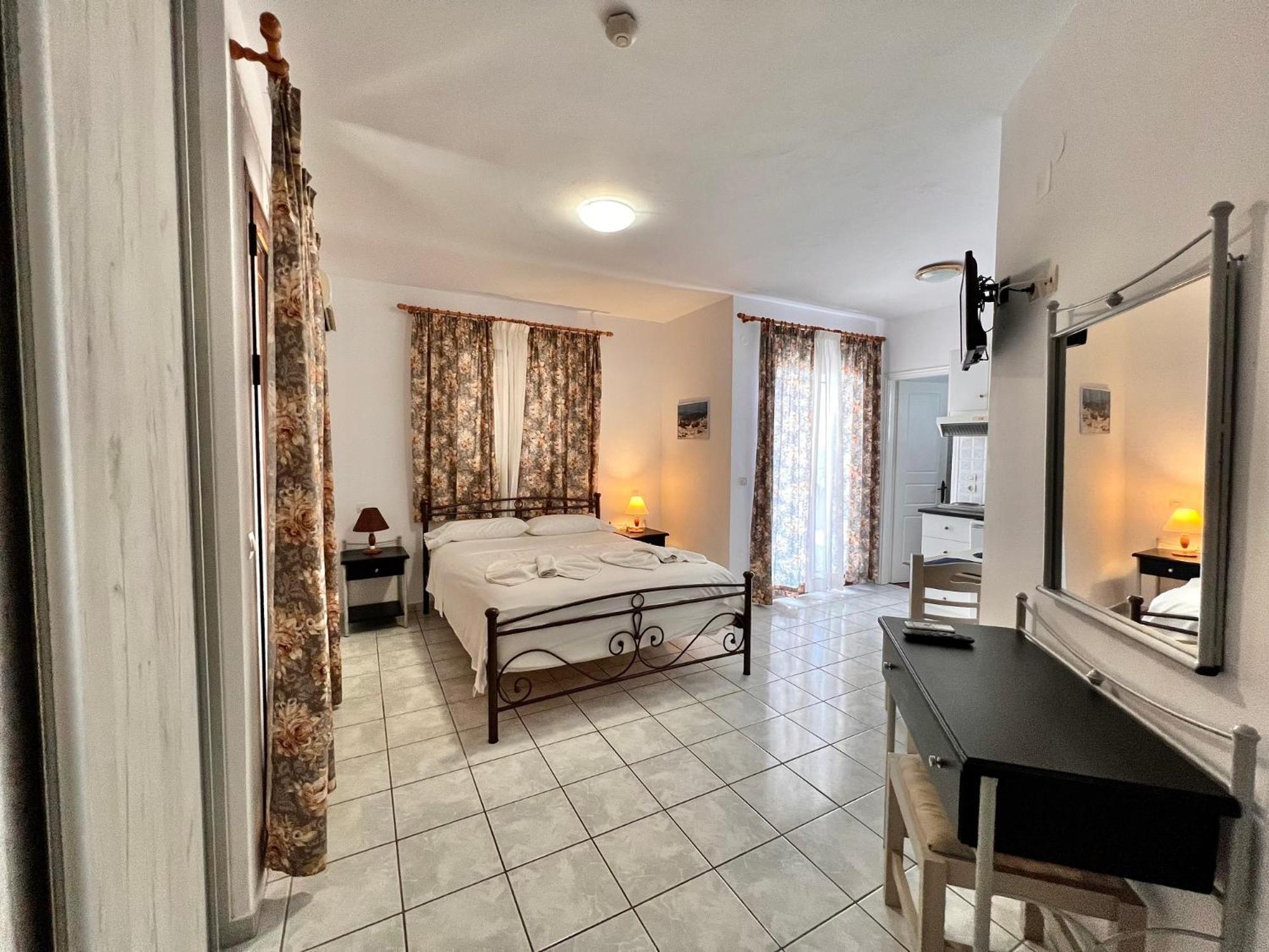 Aristomenis Studios Vlachata Extérieur photo