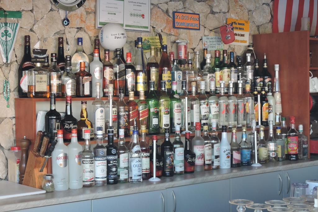 Aristomenis Studios Vlachata Extérieur photo